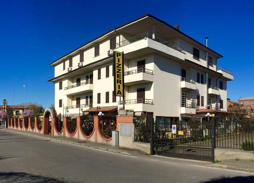 Hotel Certosa チェルトーザ・ディ・パヴィーア エクステリア 写真