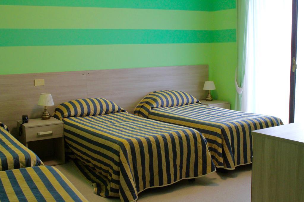 Hotel Certosa チェルトーザ・ディ・パヴィーア エクステリア 写真