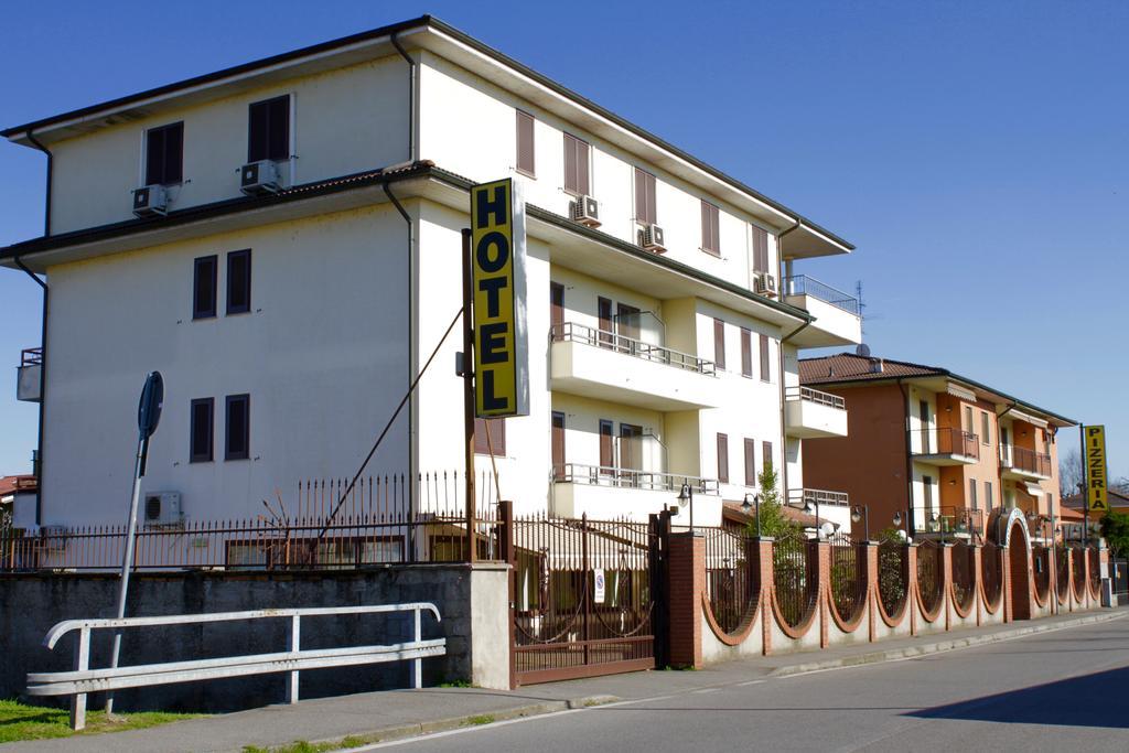 Hotel Certosa チェルトーザ・ディ・パヴィーア エクステリア 写真