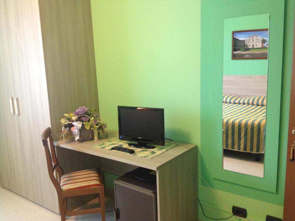 Hotel Certosa チェルトーザ・ディ・パヴィーア 部屋 写真